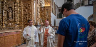 Bispo do Algarve benzeu e enviou participantes ao Jubileu dos Jovens em Roma