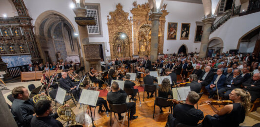 Concerto do Coro e da Orquestra do Algarve homenageou D. Manuel Quintas por 25 anos de serviço à diocese e à região (c/vídeo)