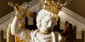 Imagem peregrina de S. Miguel Arcanjo visita as paróquias de Lagos