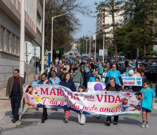 ‘Marcha pela Vida’ desafiou em Faro a sociedade inclusiva que apoie a maternidade e garanta cuidados paliativos