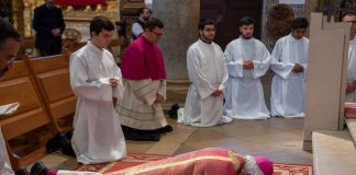 Sexta-feira Santa: Bispo do Algarve desejou que a “cruz de Cristo ilumine todas situações de sofrimento e de morte”
