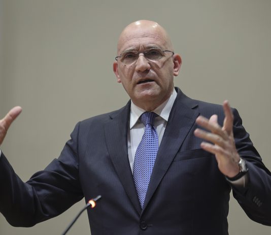 Paróquia de Castro Marim promove reflexão sobre a “transformação social e laboral” com Passos Coelho