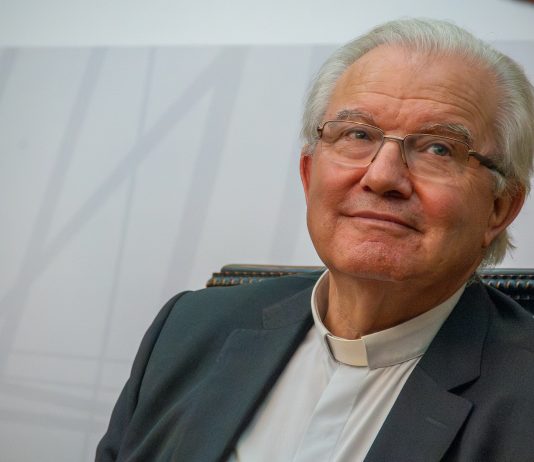Assembleia Municipal de Loulé atribui voto de louvor a D. Manuel Quintas