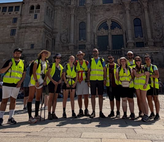 Jovens das paróquias de Lagos peregrinaram com o pároco a Santiago de Compostela