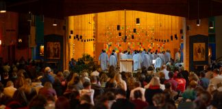 Algarvios voltam a peregrinar à Comunidade Ecuménica de Taizé e levam vizinhos de Beja