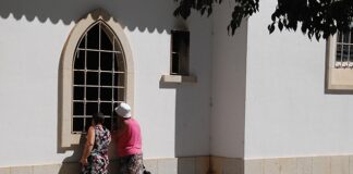 Crime contra a igreja de Armação de Pêra gera onda de indignação e solidariedade