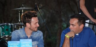 “Estrada do Sol”, livro do vocalista dos “The Sun”, foi apresentado no Festival Jota