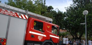 Simulacro de incêndio no Centro Comunitário da paróquia de Paderne testou plano de emergência