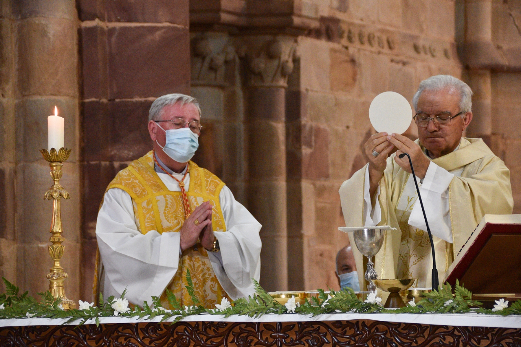 Missa_20_anos_ordenacao_episcopal_d_manuel_quintas-13