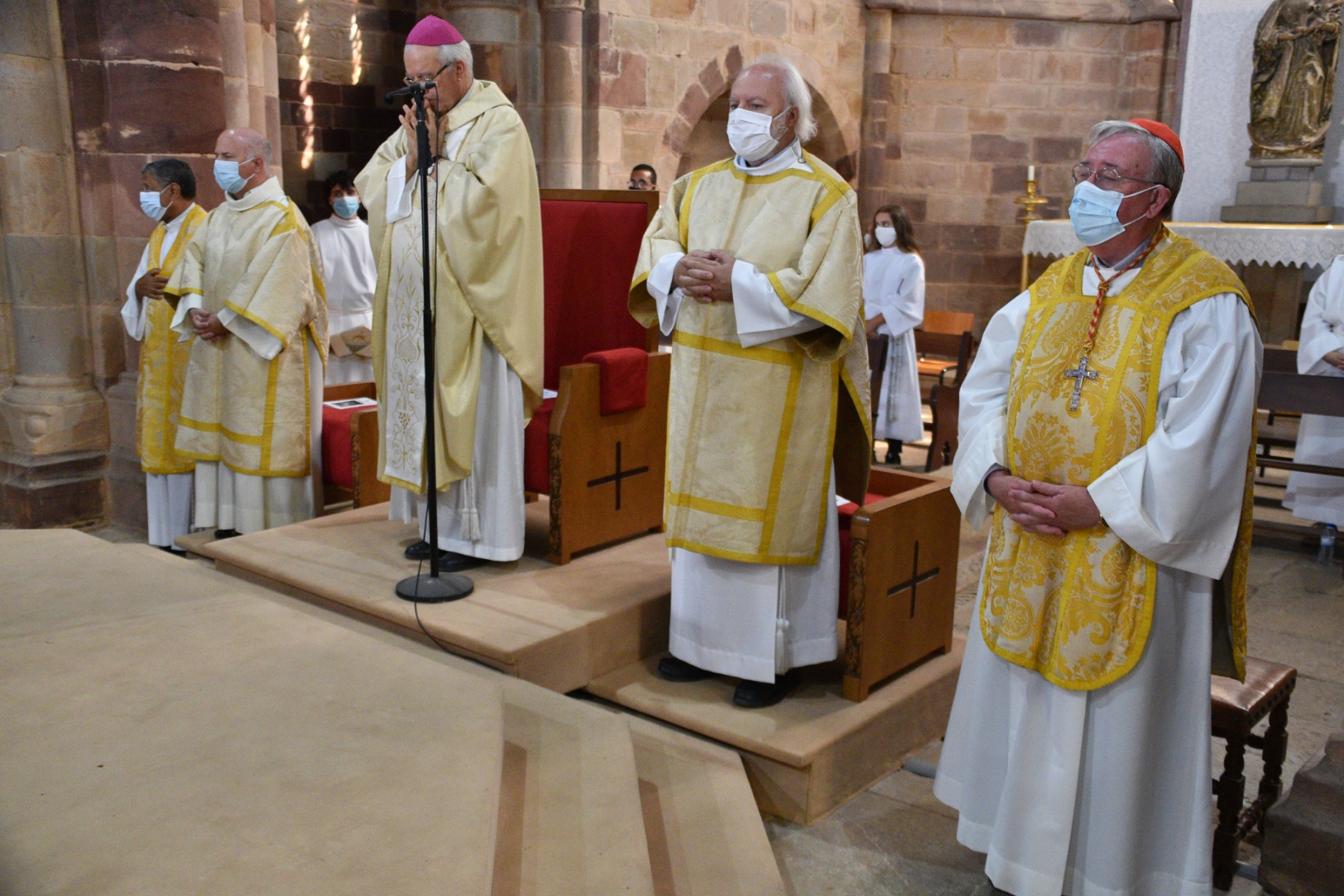 Missa_20_anos_ordenacao_episcopal_d_manuel_quintas-4