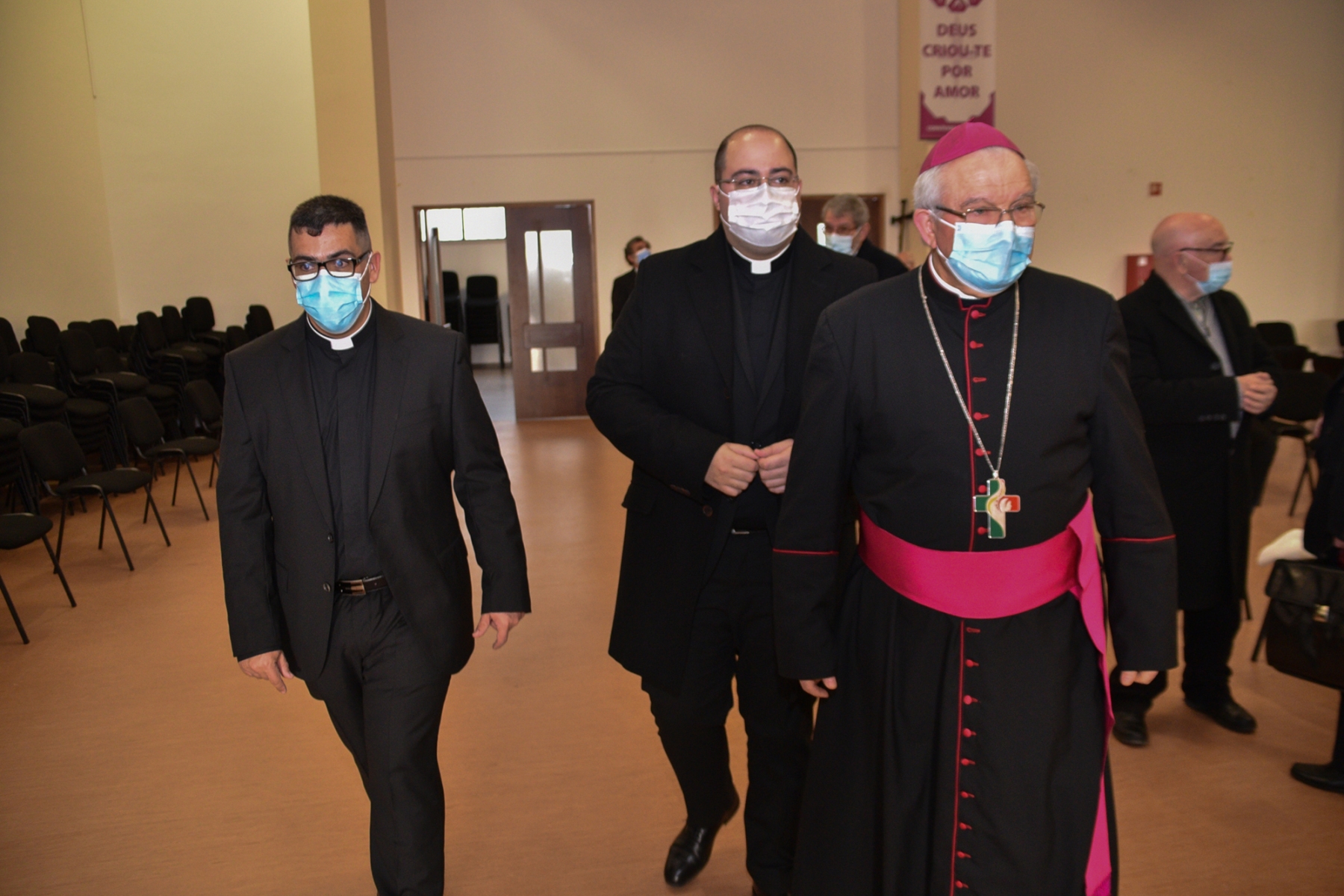 Ordenacao_sacerdotal_padres_fabio_pedro_samuel_camacho-1