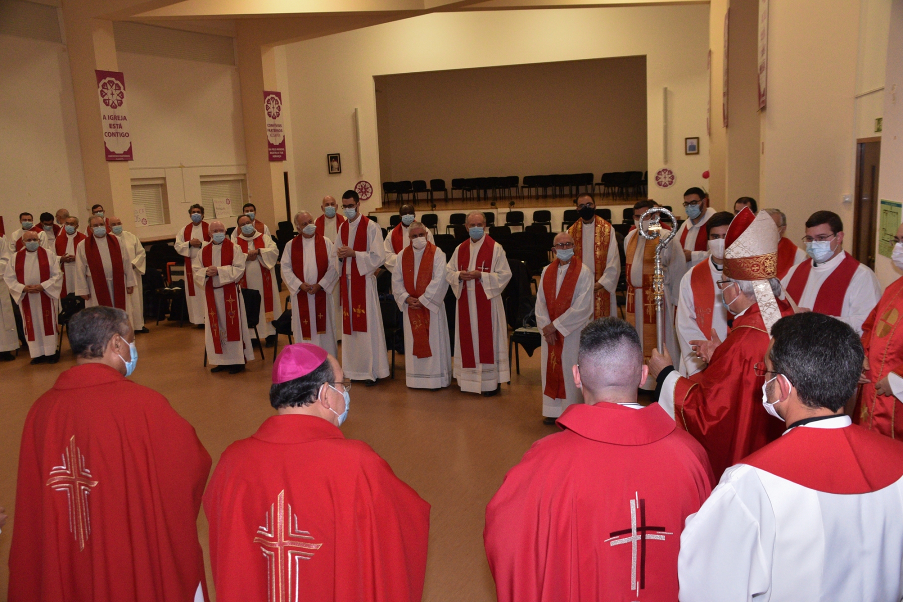 Ordenacao_sacerdotal_padres_fabio_pedro_samuel_camacho-102