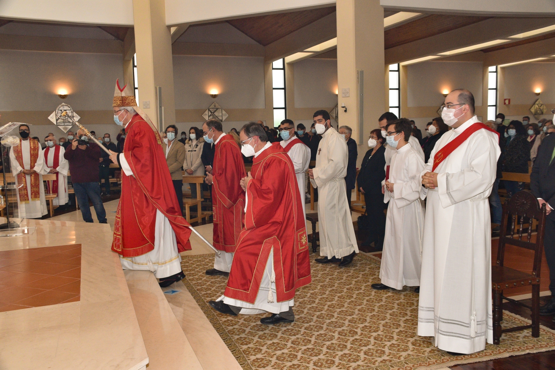 Ordenacao_sacerdotal_padres_fabio_pedro_samuel_camacho-11