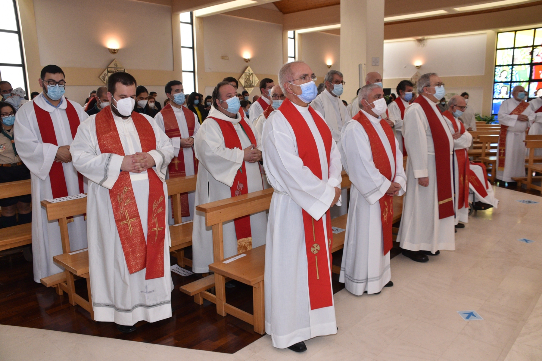 Ordenacao_sacerdotal_padres_fabio_pedro_samuel_camacho-17