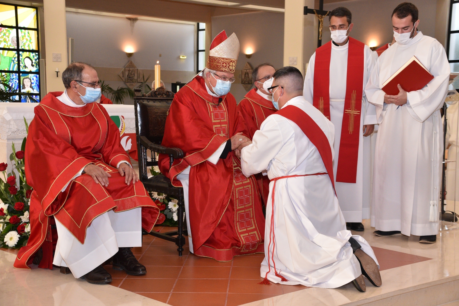 Ordenacao_sacerdotal_padres_fabio_pedro_samuel_camacho-33