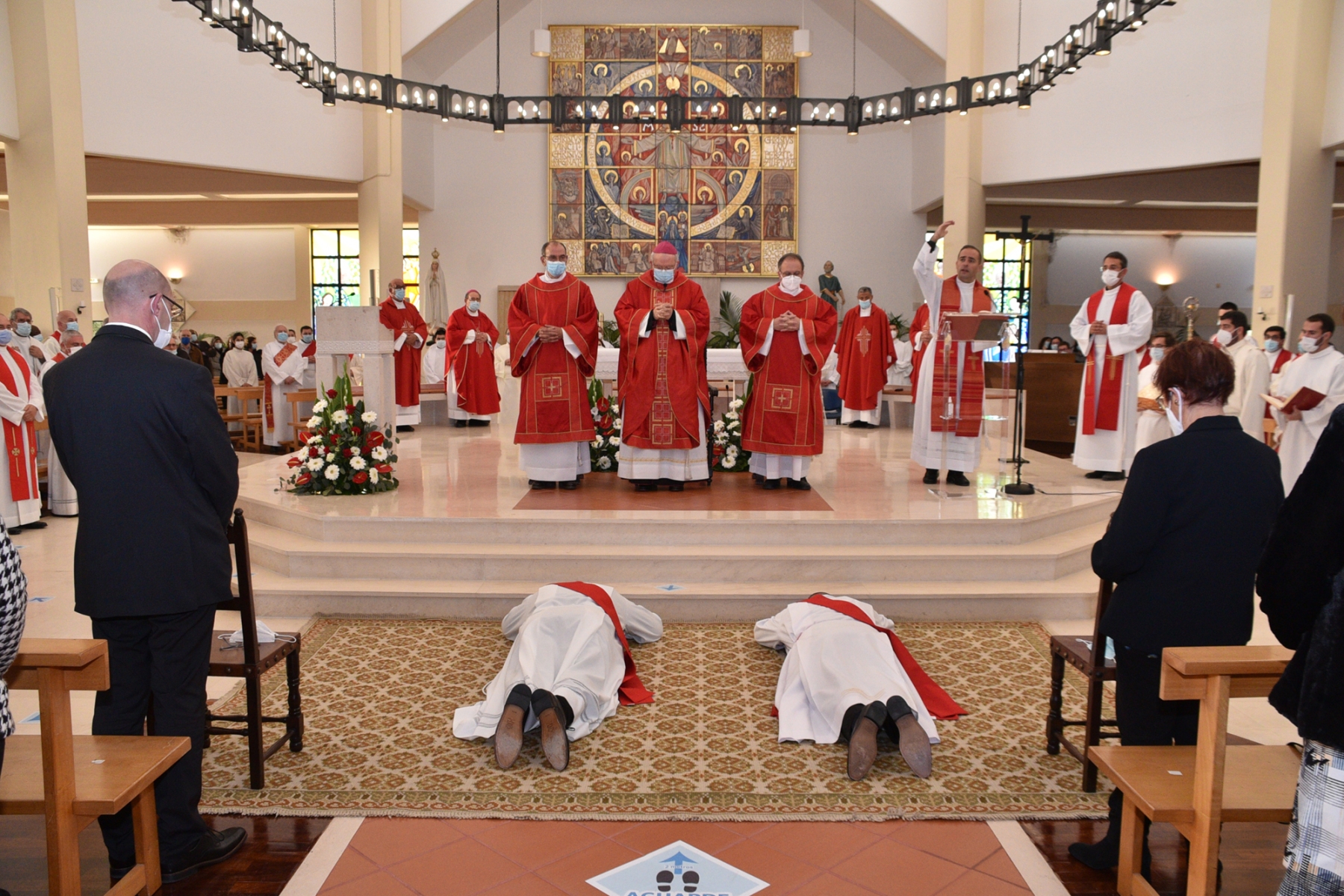 Ordenacao_sacerdotal_padres_fabio_pedro_samuel_camacho-38