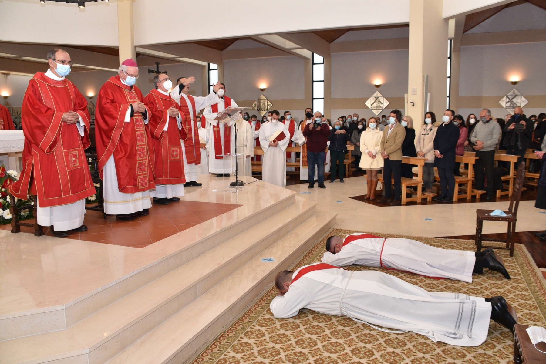 Ordenacao_sacerdotal_padres_fabio_pedro_samuel_camacho-40
