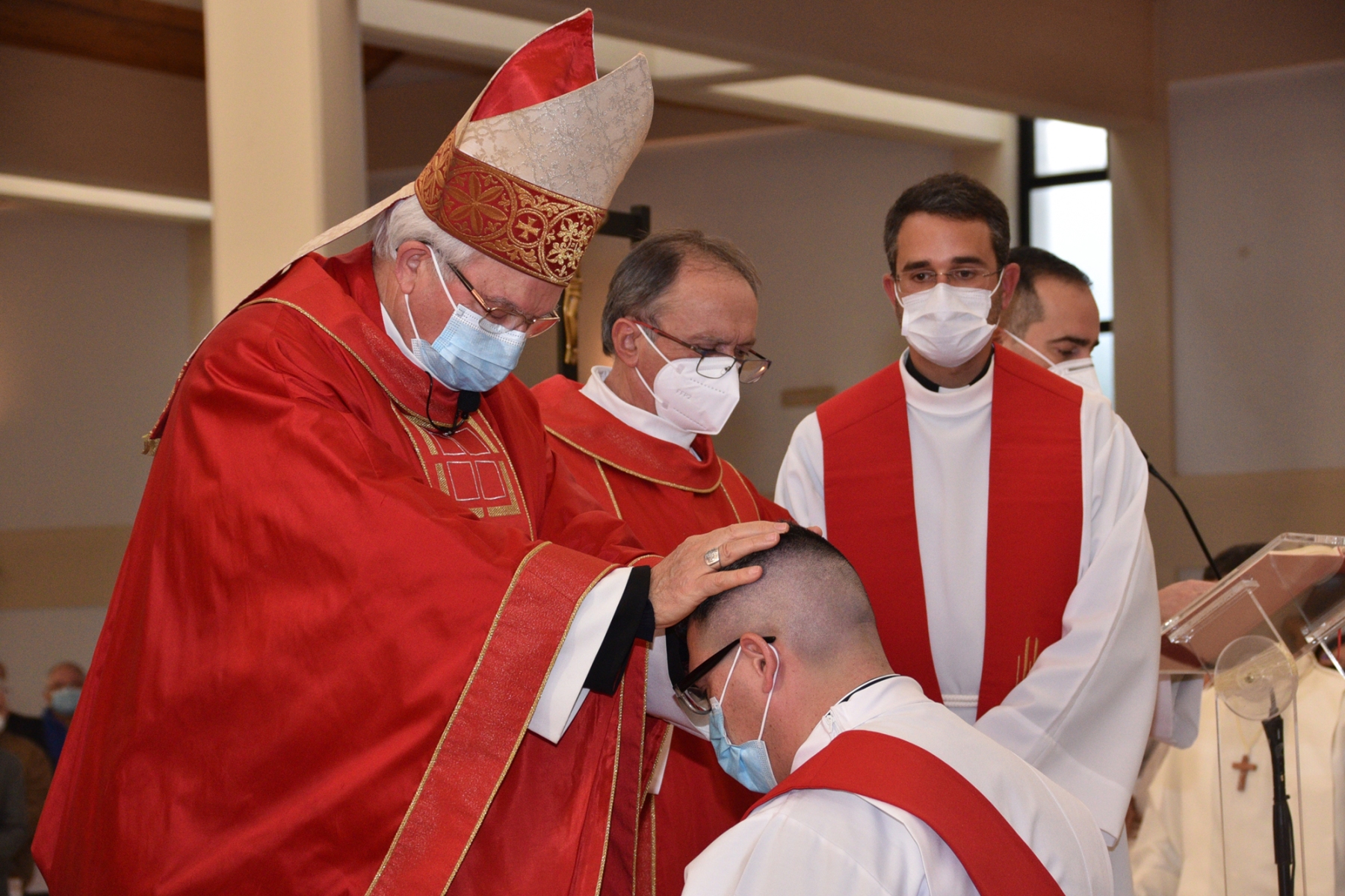Ordenacao_sacerdotal_padres_fabio_pedro_samuel_camacho-46