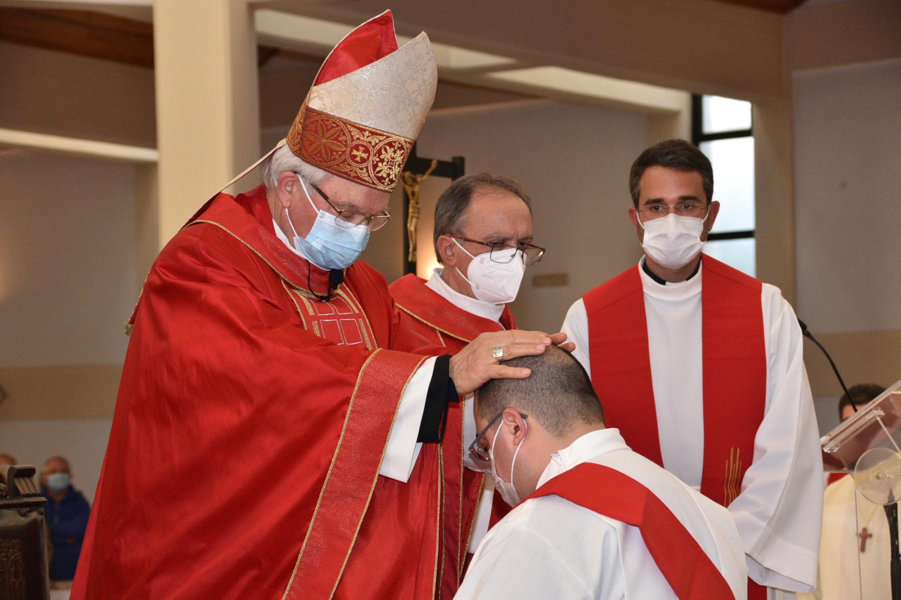 Ordenacao_sacerdotal_padres_fabio_pedro_samuel_camacho-47