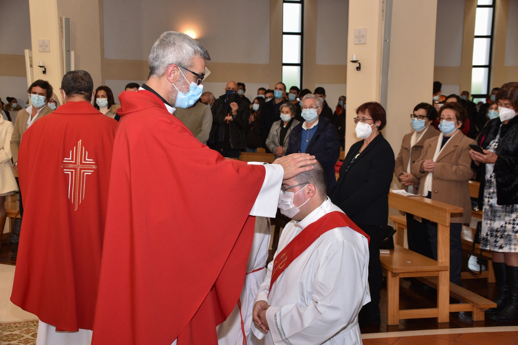 Ordenacao_sacerdotal_padres_fabio_pedro_samuel_camacho-53