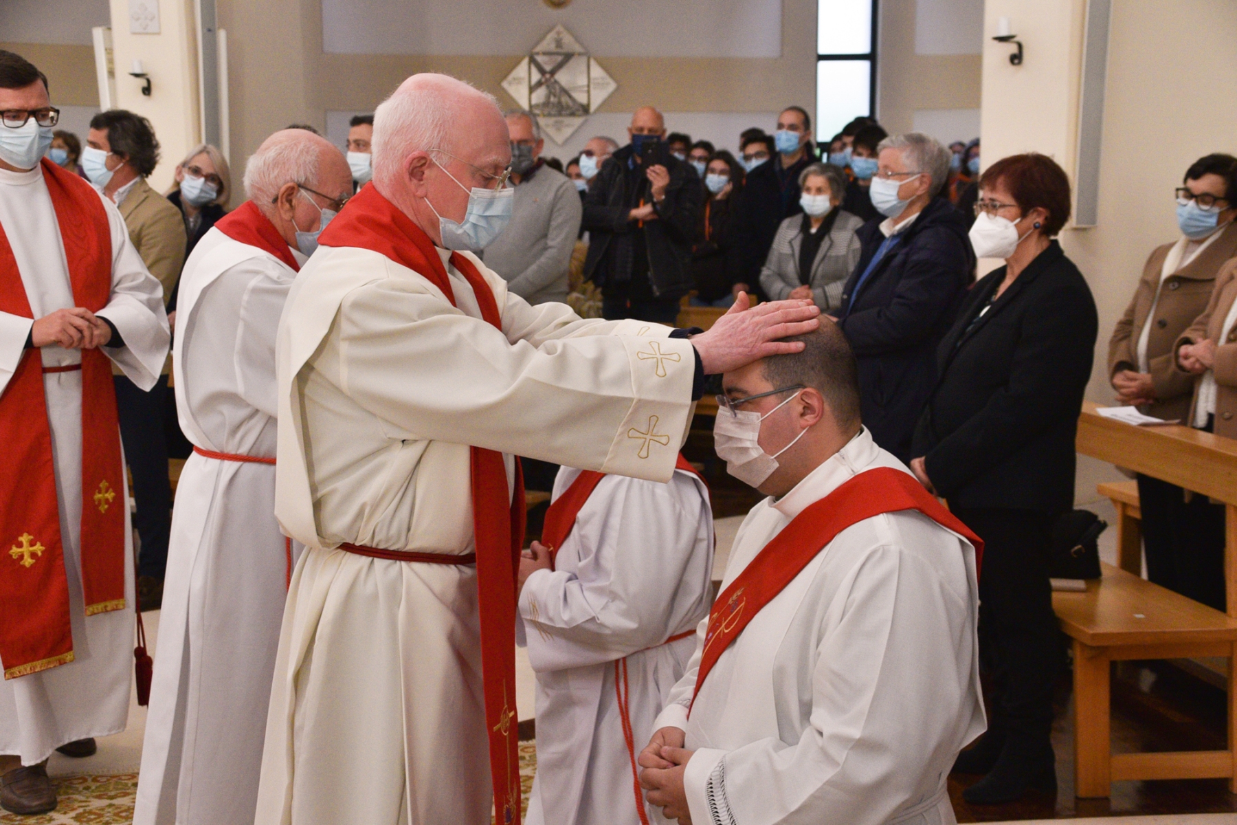 Ordenacao_sacerdotal_padres_fabio_pedro_samuel_camacho-59
