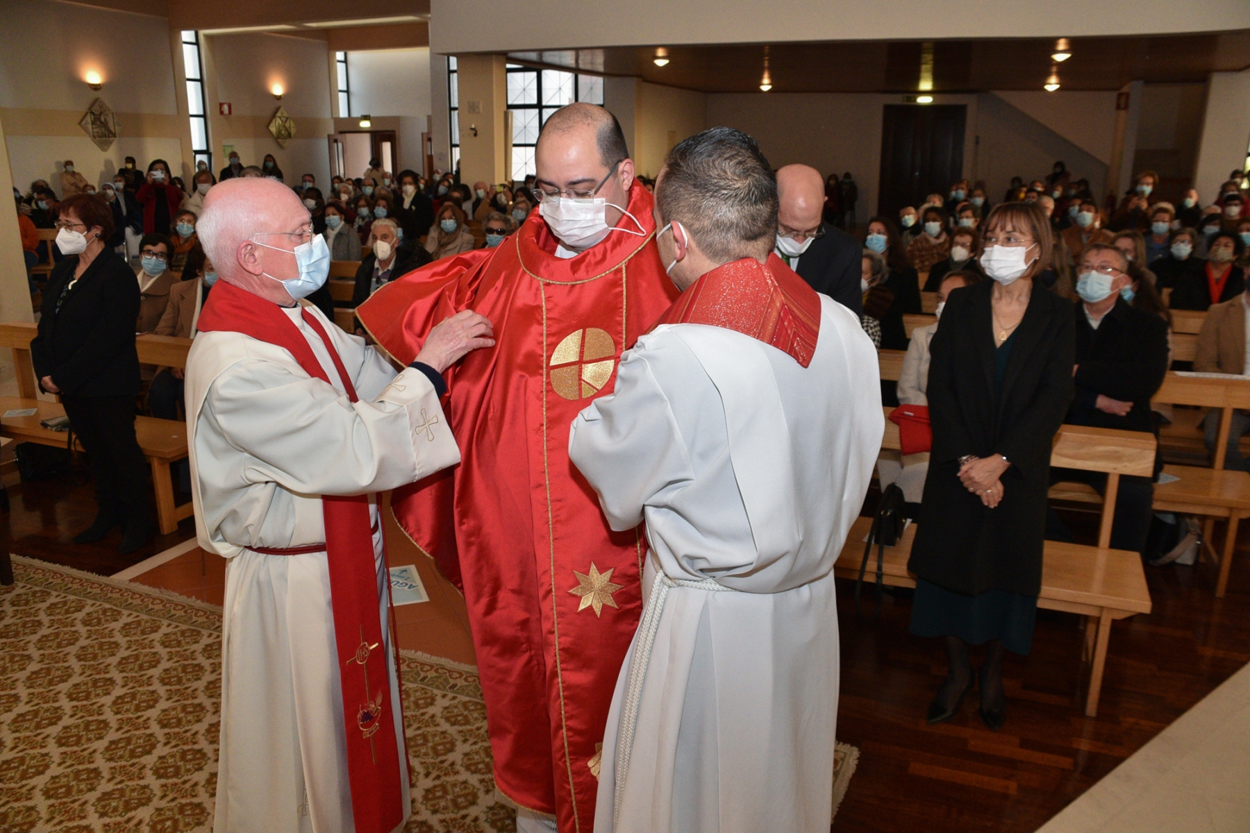 Ordenacao_sacerdotal_padres_fabio_pedro_samuel_camacho-68