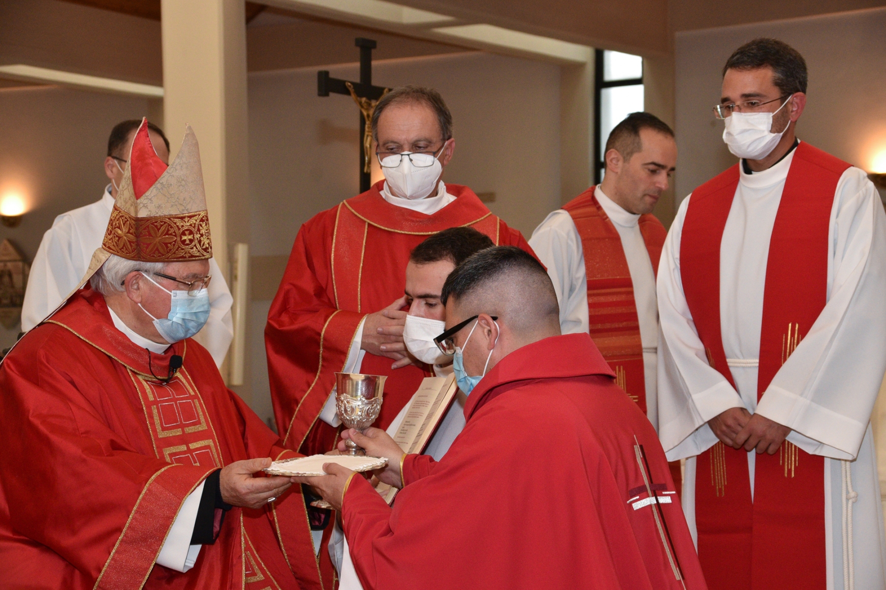 Ordenacao_sacerdotal_padres_fabio_pedro_samuel_camacho-75
