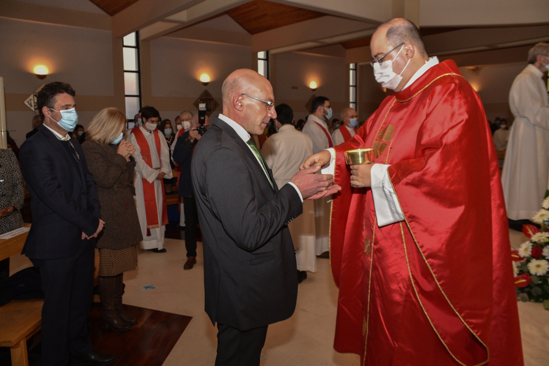 Ordenacao_sacerdotal_padres_fabio_pedro_samuel_camacho-86