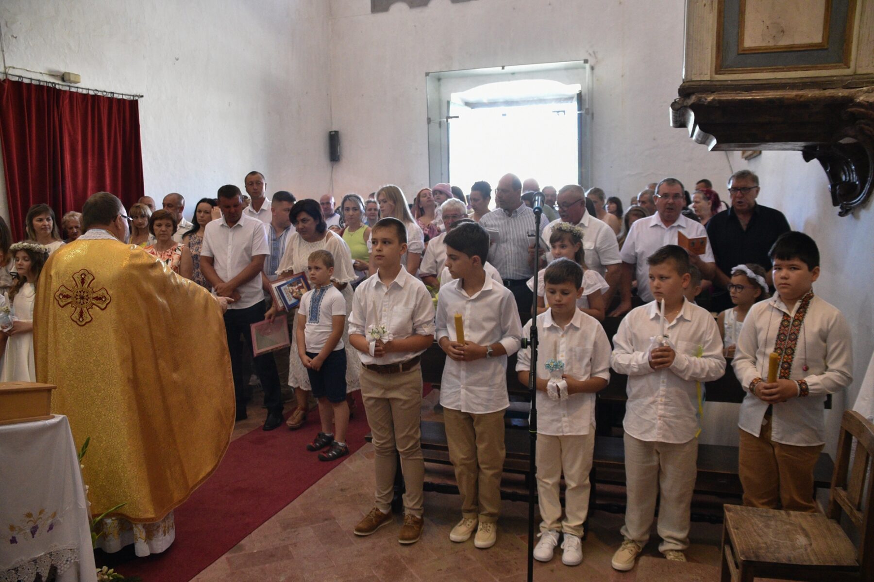 Primeira_comunhao_igreja_greco_catolica_ucraniana_algarve-14