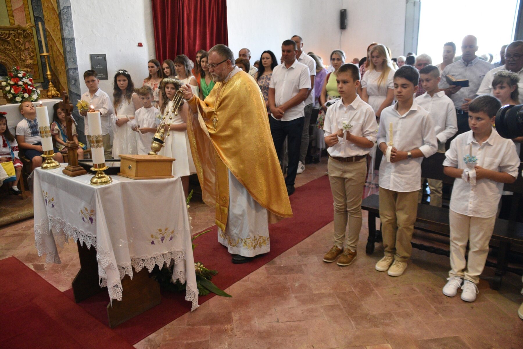 Primeira_comunhao_igreja_greco_catolica_ucraniana_algarve-19