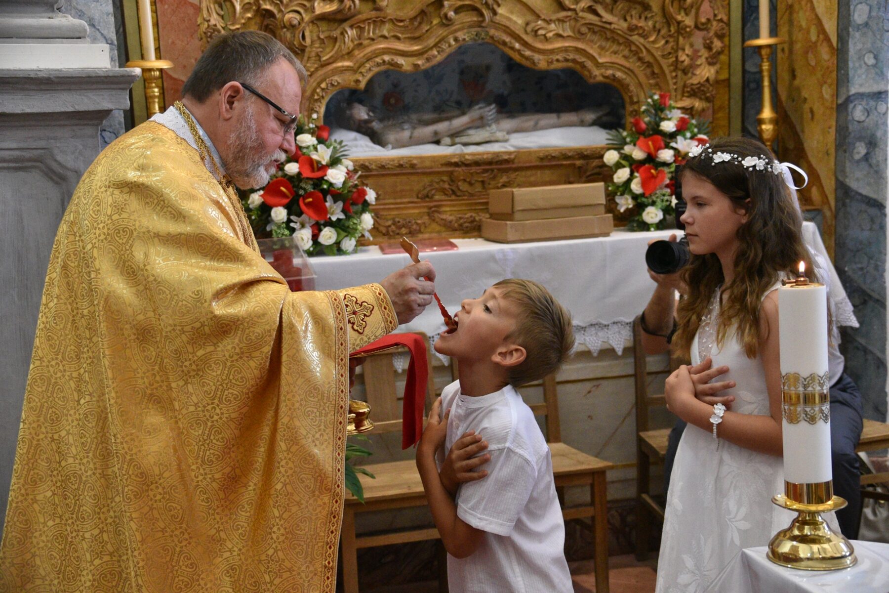 Primeira_comunhao_igreja_greco_catolica_ucraniana_algarve-27