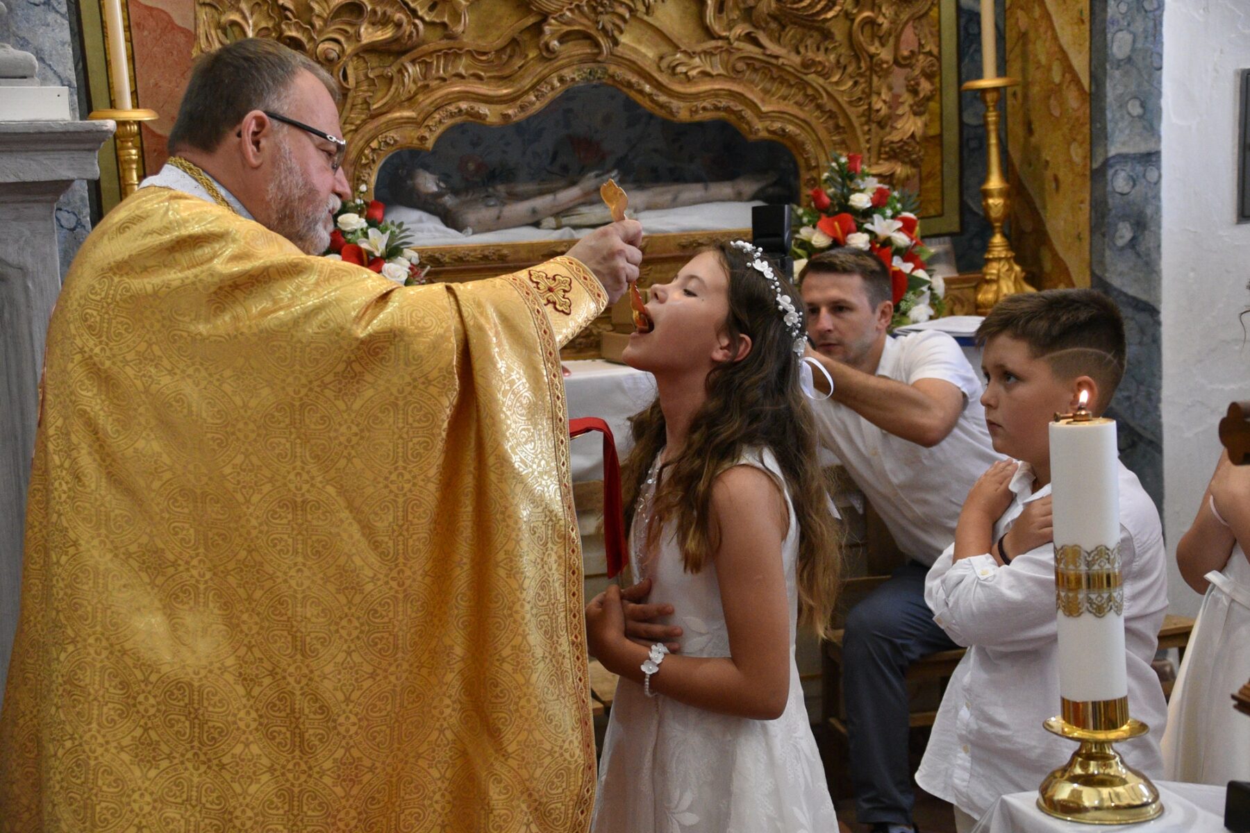 Primeira_comunhao_igreja_greco_catolica_ucraniana_algarve-28