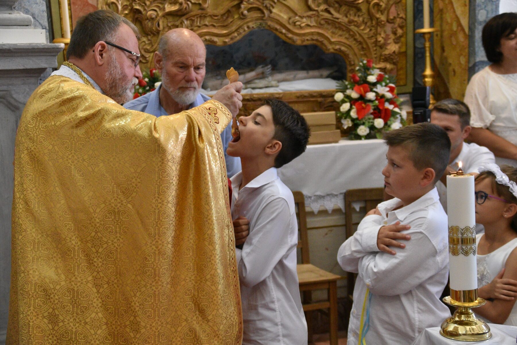 Primeira_comunhao_igreja_greco_catolica_ucraniana_algarve-34