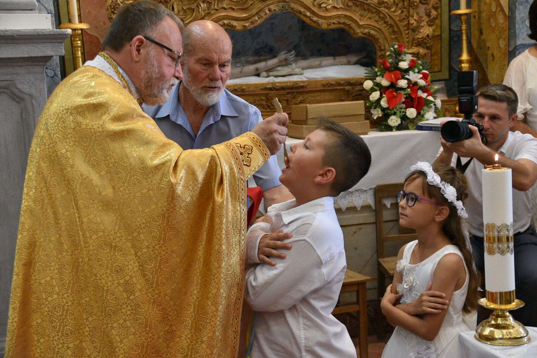 Primeira_comunhao_igreja_greco_catolica_ucraniana_algarve-35