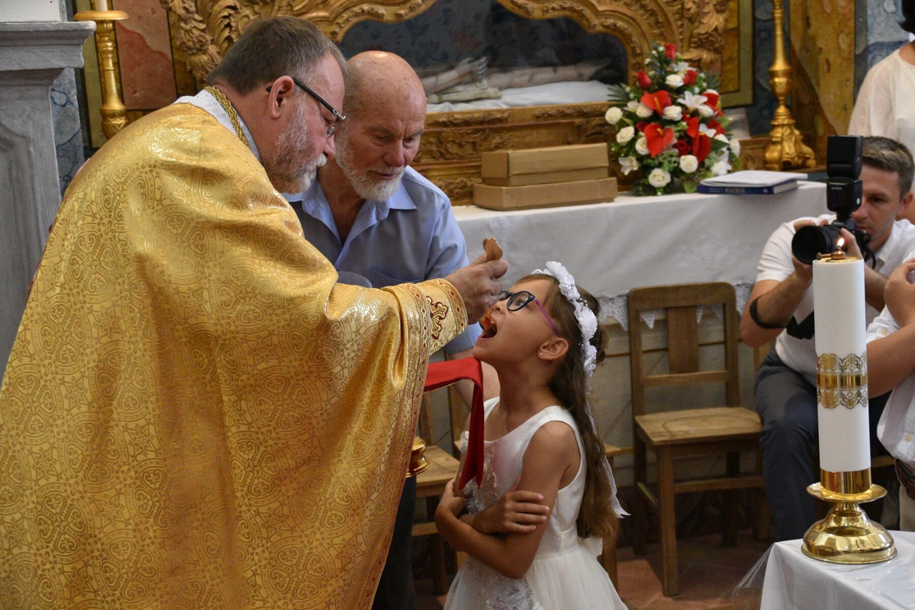 Primeira_comunhao_igreja_greco_catolica_ucraniana_algarve-36