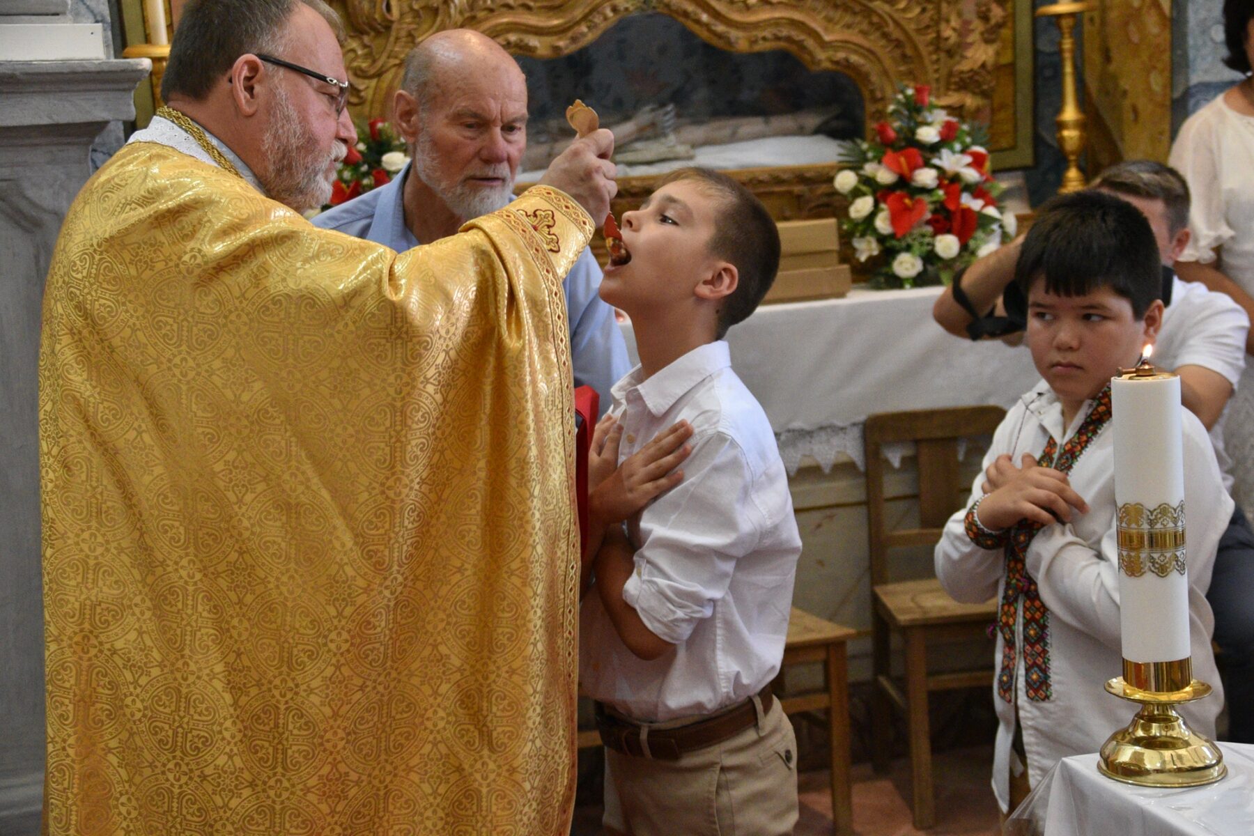 Primeira_comunhao_igreja_greco_catolica_ucraniana_algarve-37