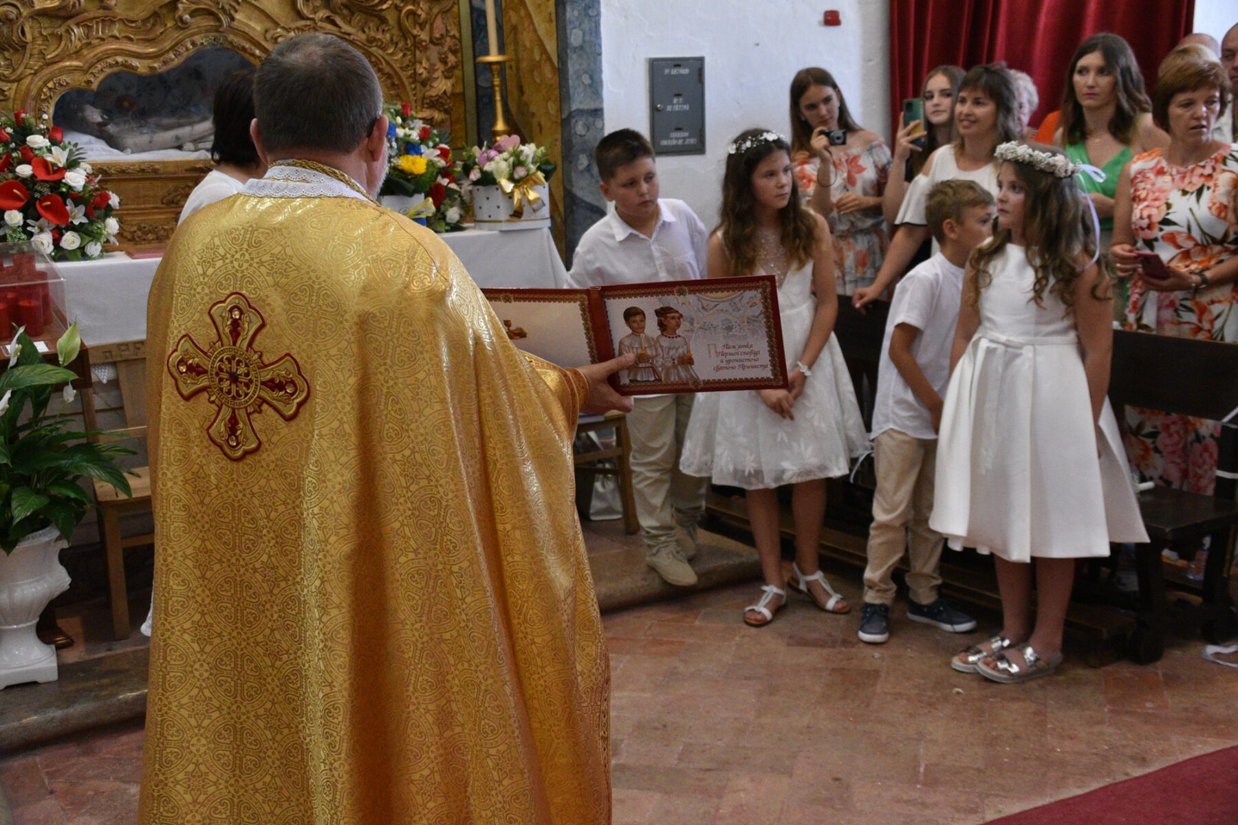 Primeira_comunhao_igreja_greco_catolica_ucraniana_algarve-40