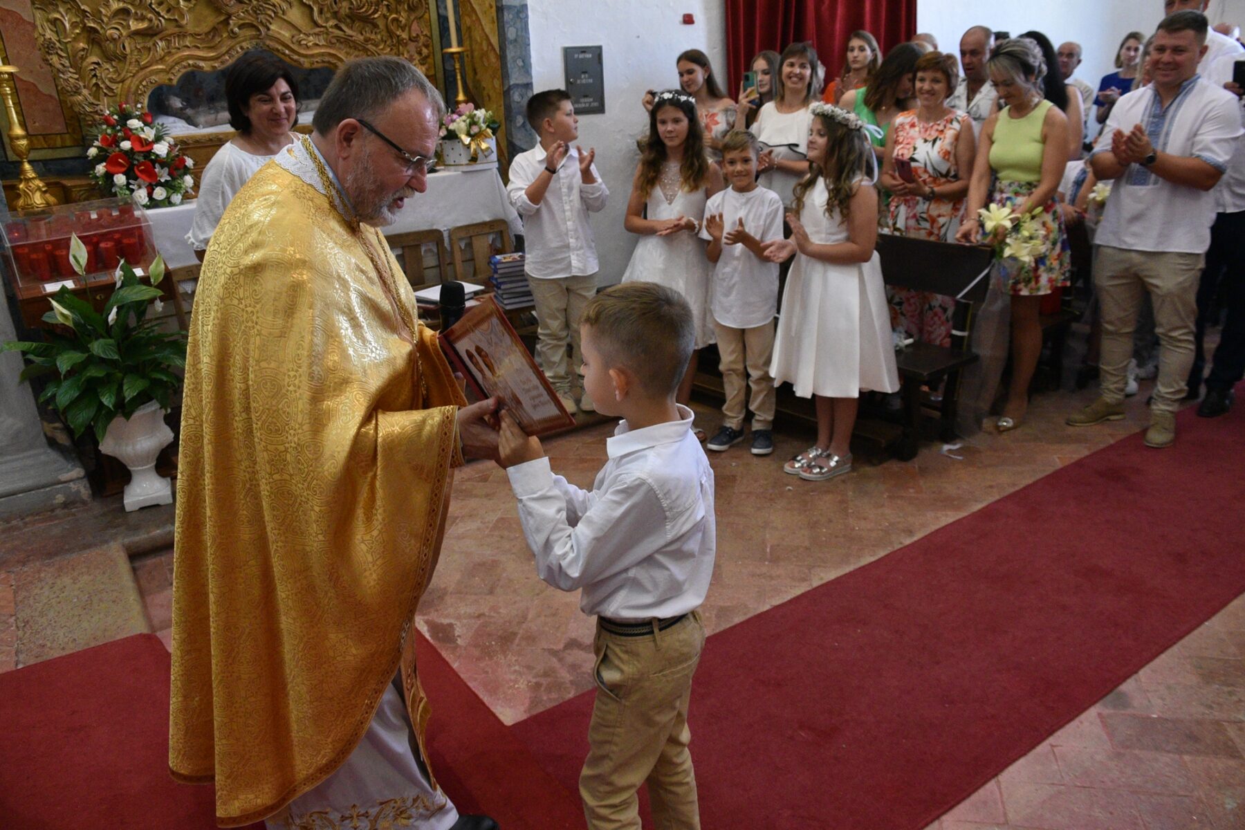 Primeira_comunhao_igreja_greco_catolica_ucraniana_algarve-41