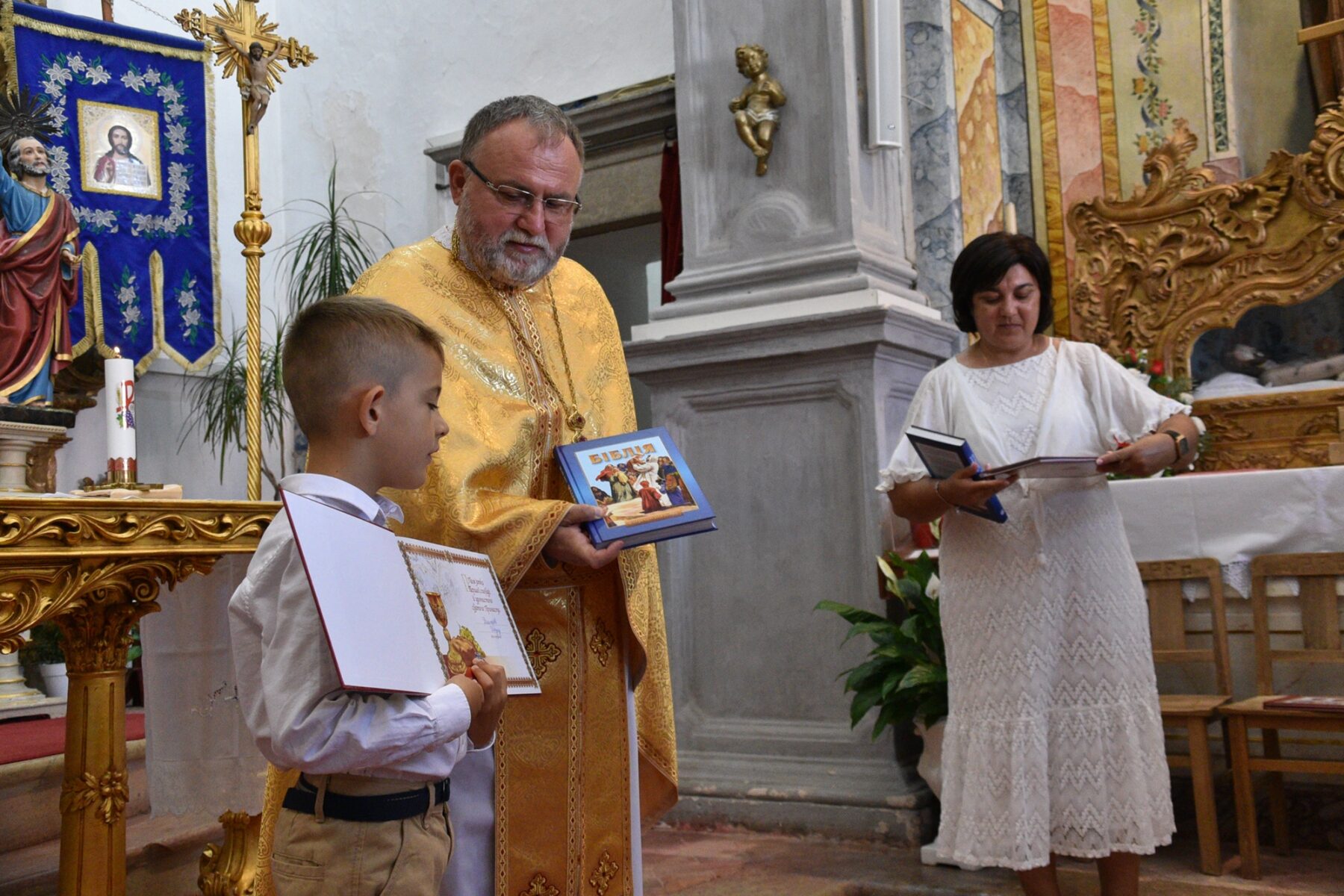 Primeira_comunhao_igreja_greco_catolica_ucraniana_algarve-43