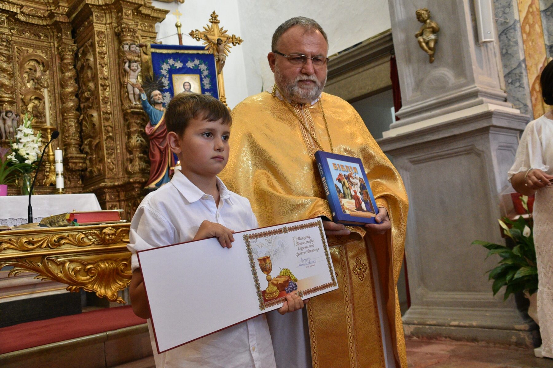 Primeira_comunhao_igreja_greco_catolica_ucraniana_algarve-53