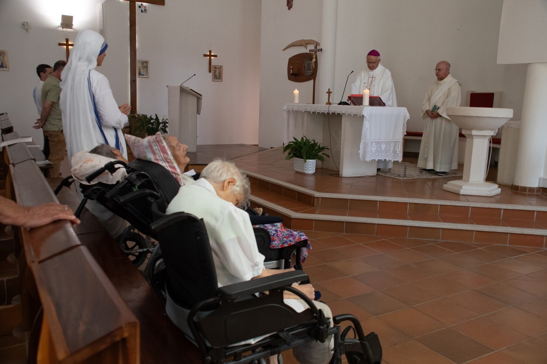 Visita_prior_taize_missionarias_caridade16