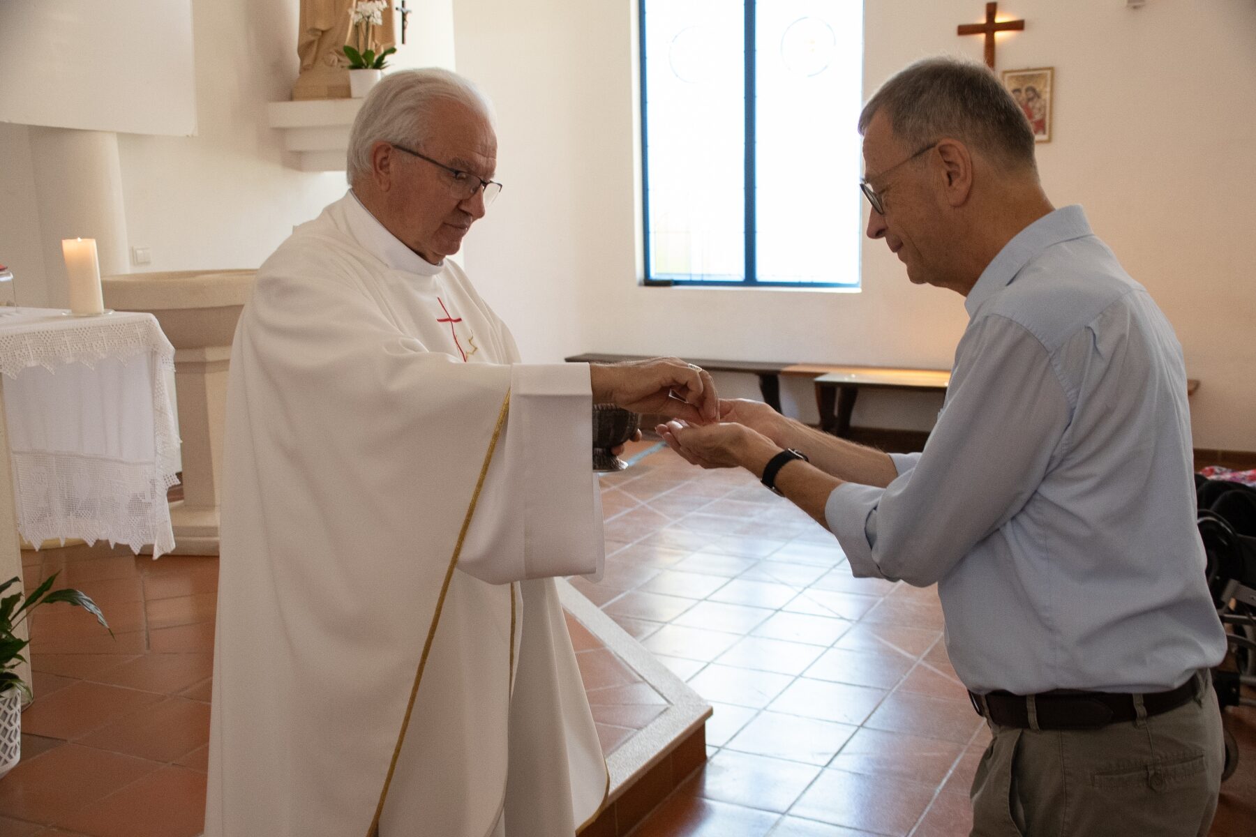 Visita_prior_taize_missionarias_caridade22