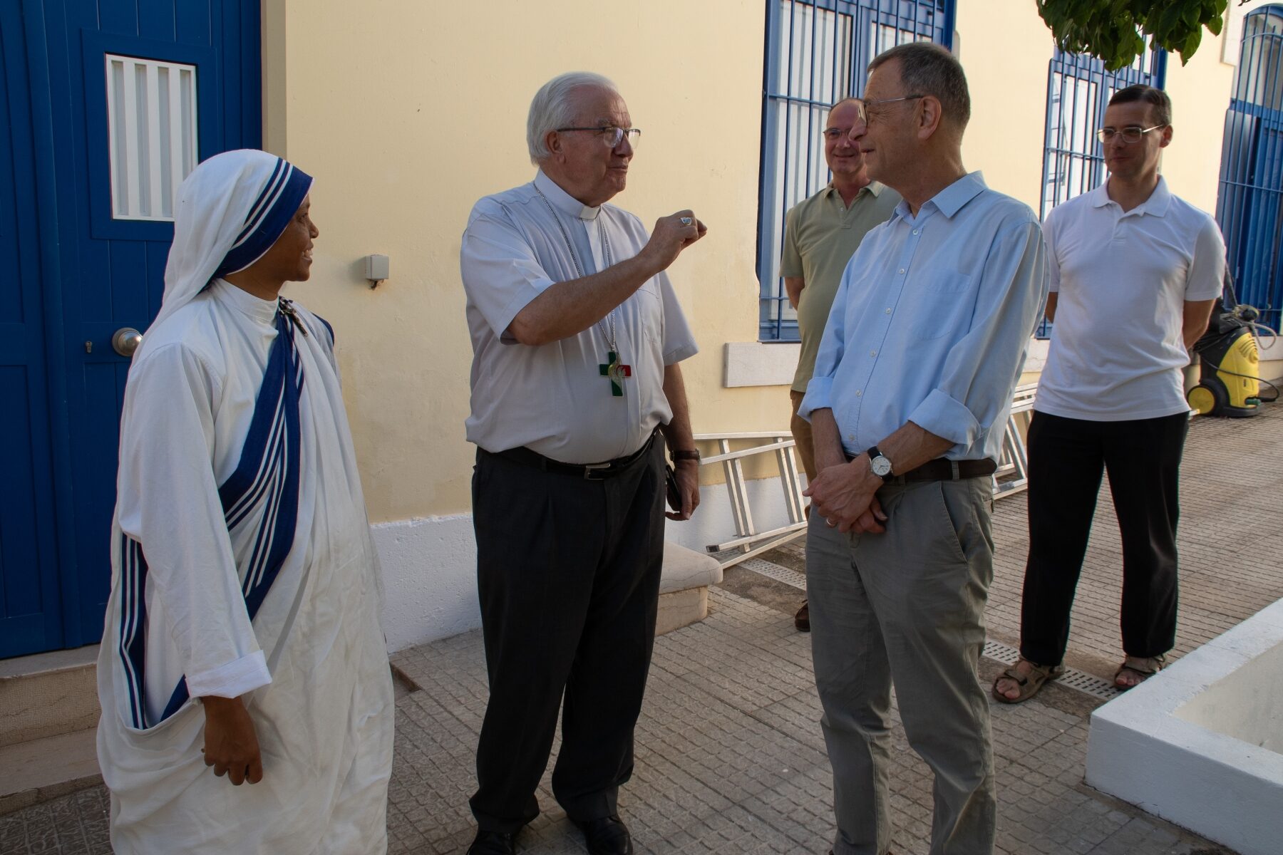 Visita_prior_taize_missionarias_caridade28