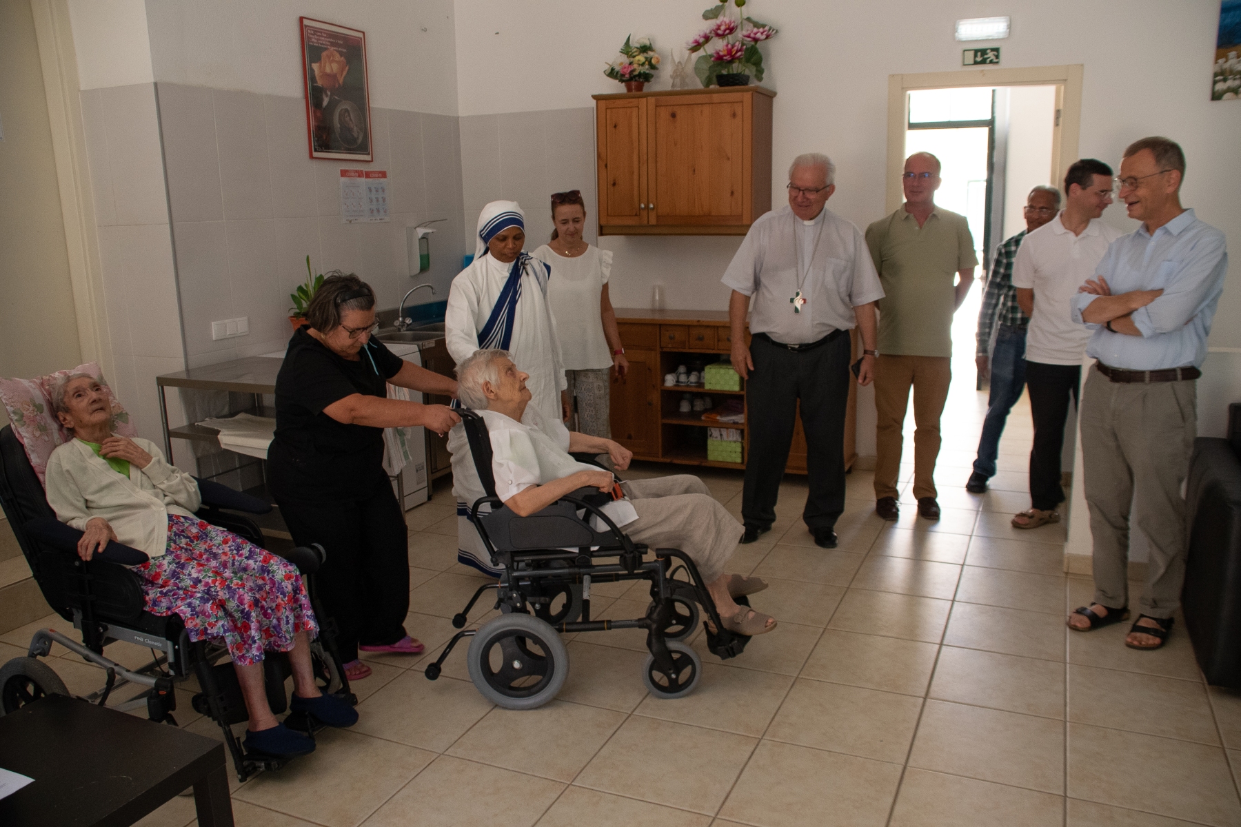 Visita_prior_taize_missionarias_caridade7