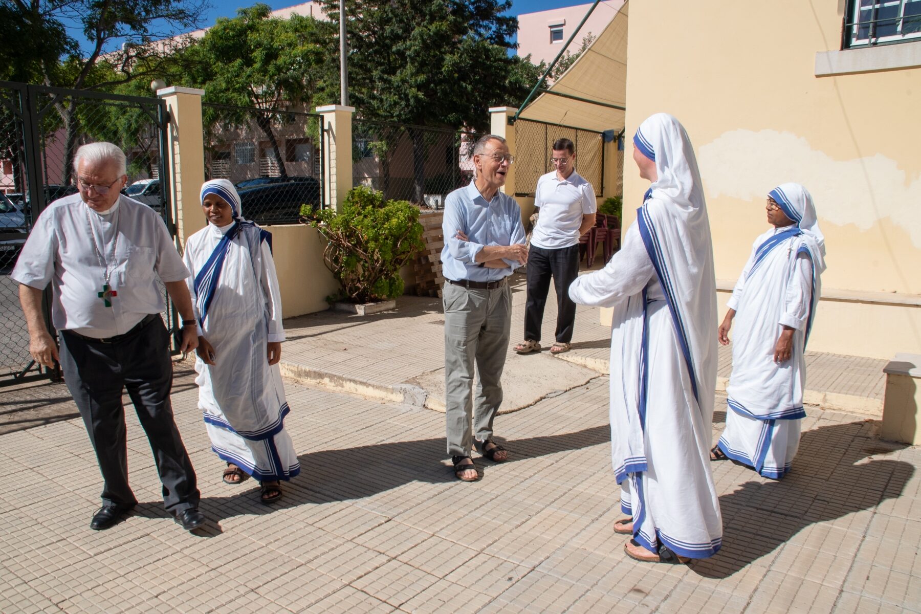 Visita_prior_taize_missionarias_caridade36