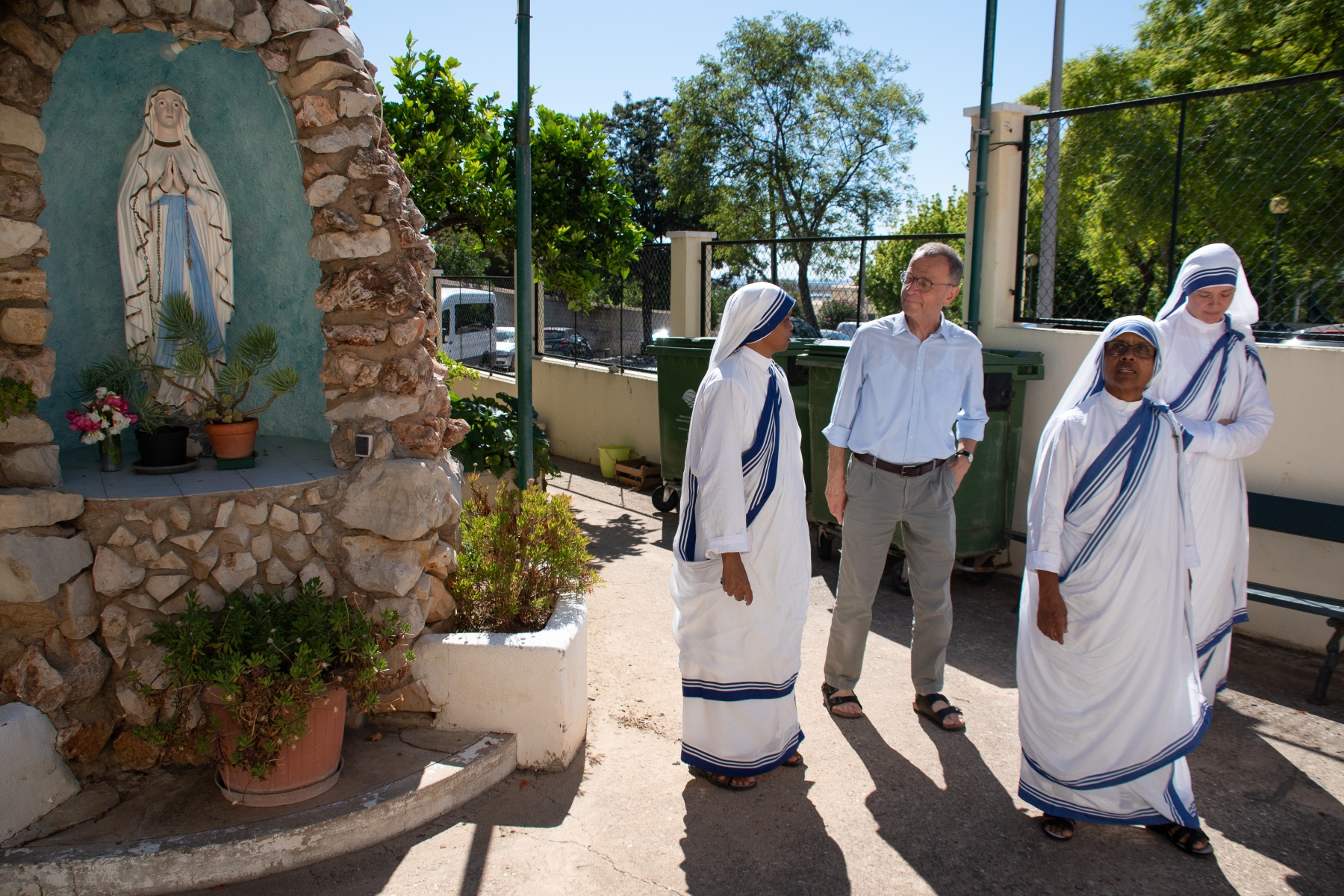 Visita_prior_taize_missionarias_caridade7