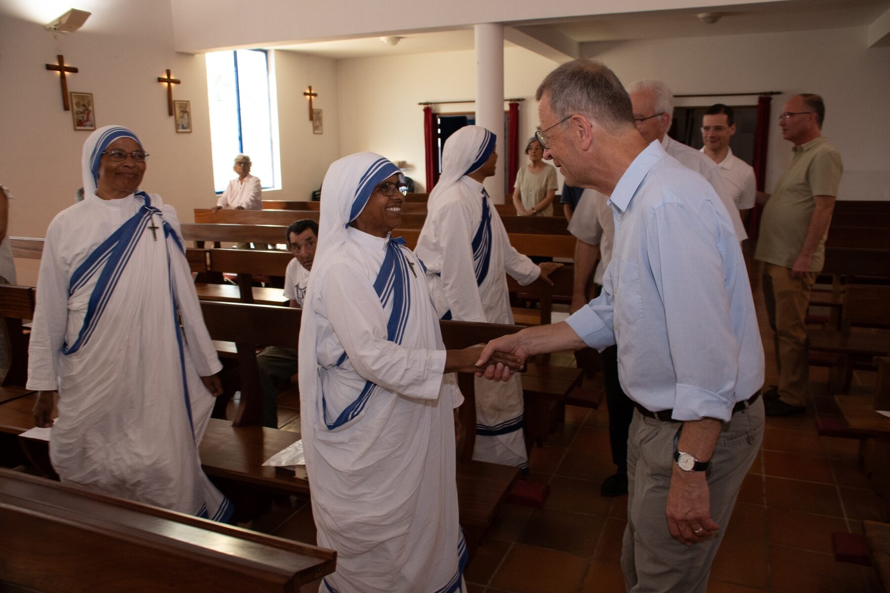 Visita_prior_taize_missionarias_caridade5