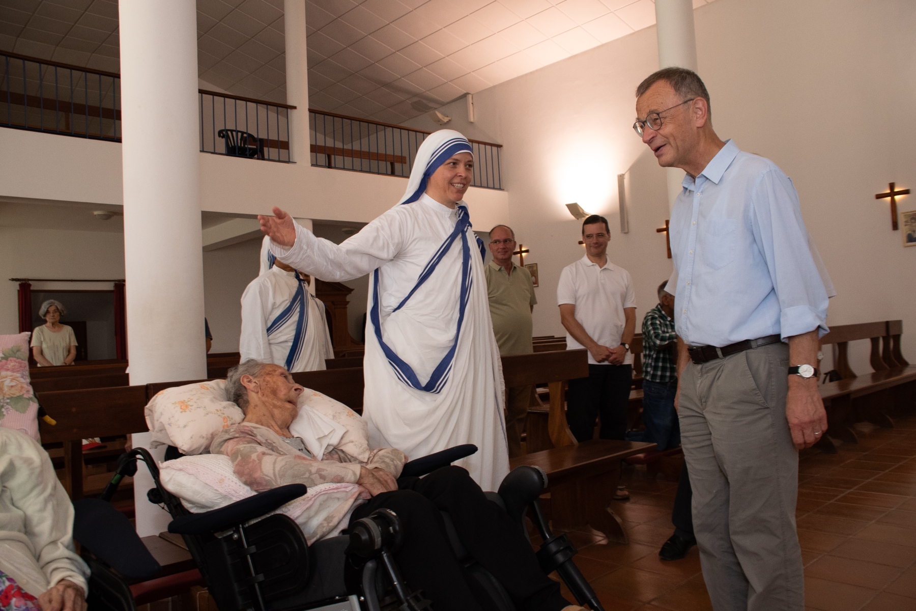 Visita_prior_taize_missionarias_caridade7